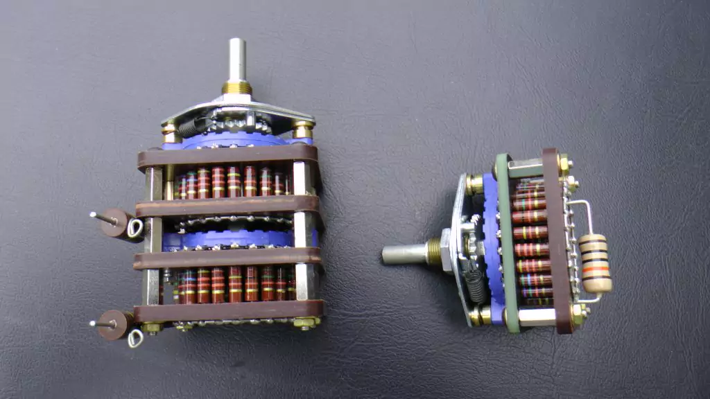 SW1X Stepped Attenuator with Bakelite board spacer