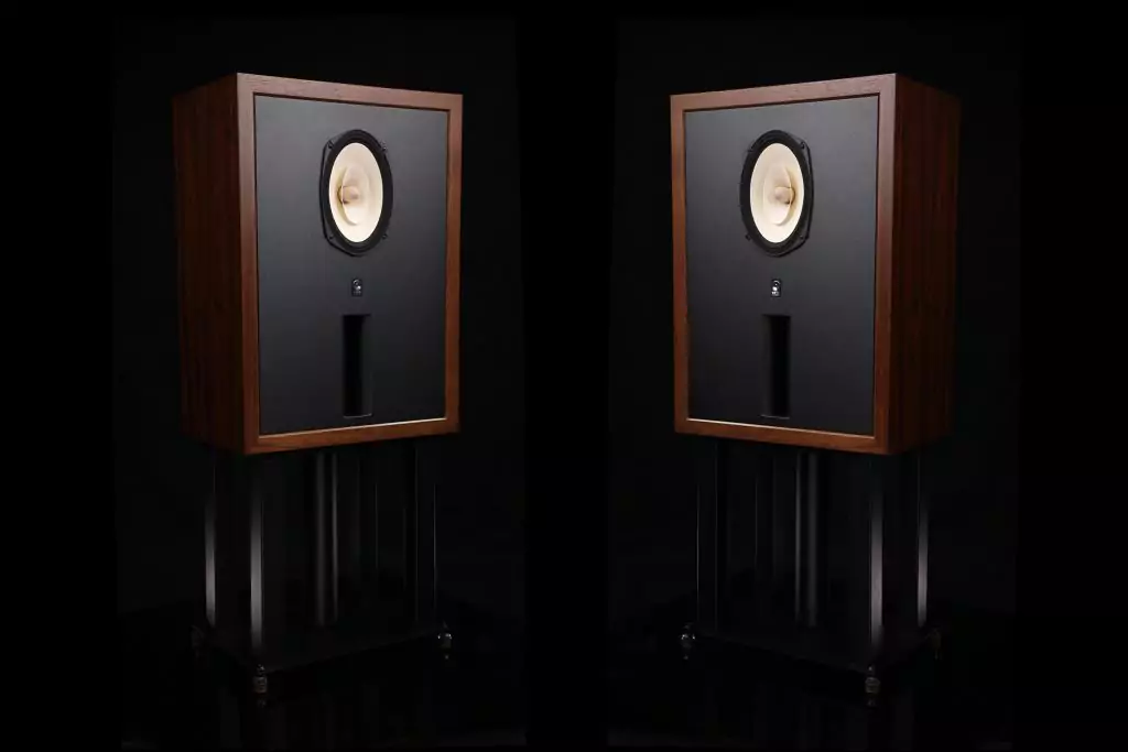 SW1X MTR 693 Monitor Speakers