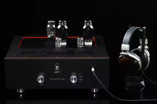 SW1X AMP V “Titan” HP Integrated Headphone Amplifier 300b