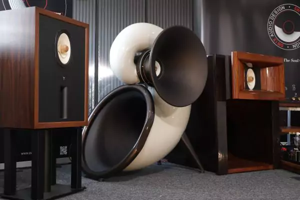 SW1X Monitor and Horn Loudspeakers